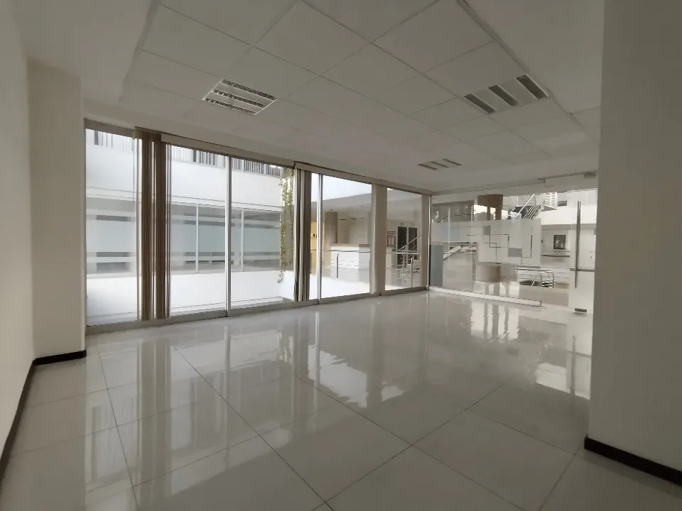 Foto 2 de Oficina en venta en AV NICOLAS COPERNICO, ARBOLEDAS, ZAPOPAN