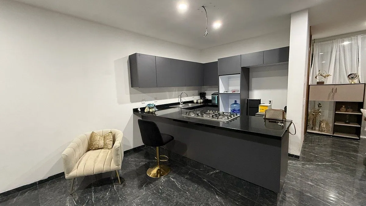 CASA EN RENTA EN CAPITAL NORTE (zona Valle Imperial)