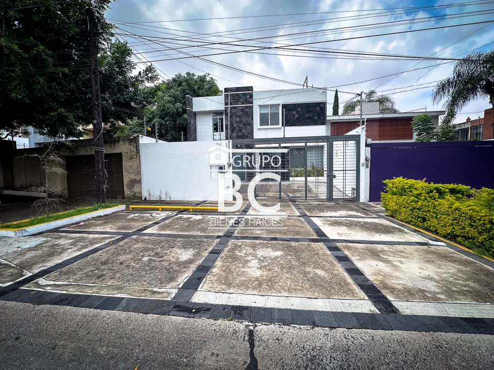 Foto 3 de Casa con uso de suelo en VENTA colonia Verde Valle zona EXPO GDL