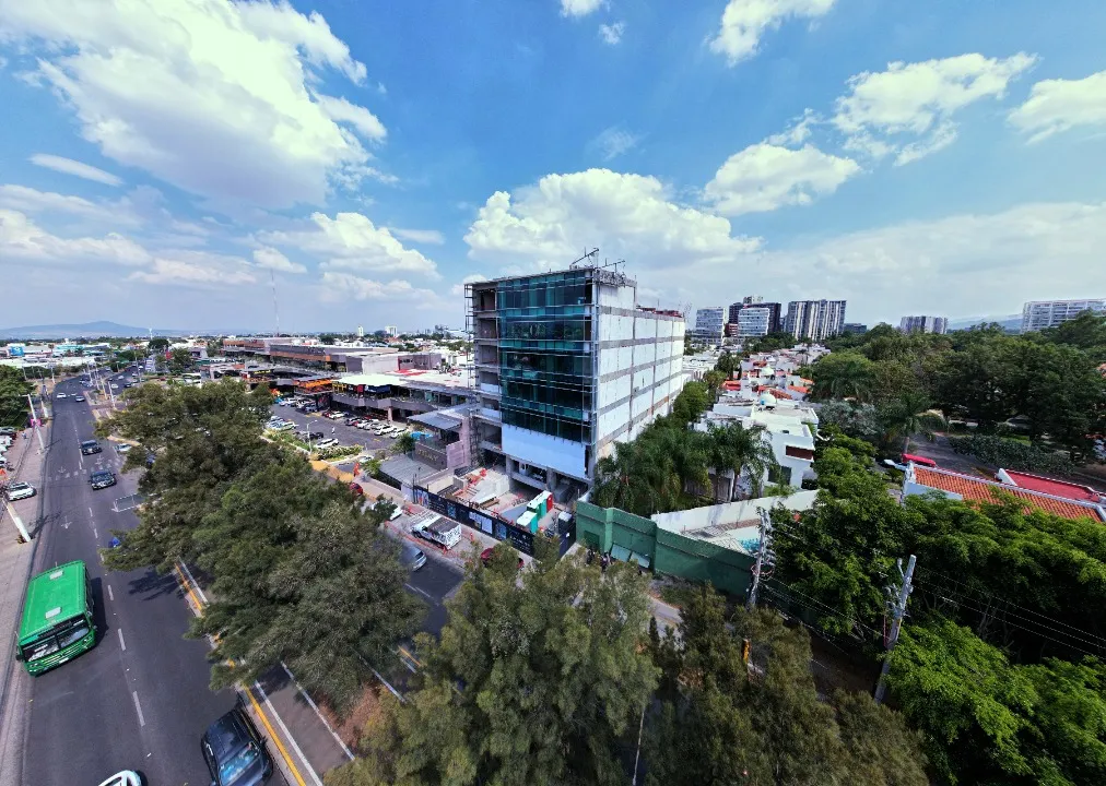 Edificio en venta en Av. Sta. Margarita, Valle Real, Zapopan