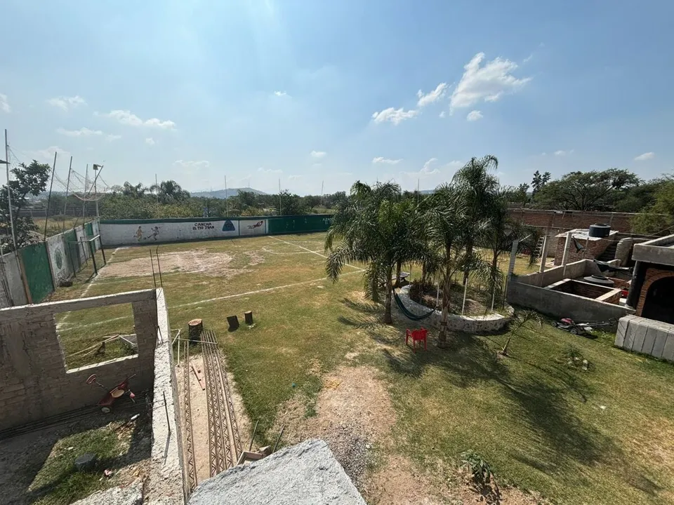 Foto 5 de CASA EN VENTA CON TERRAZA, LOCALES, AREAS VERDES, RESTAURANTE, EL SALTO, JALISCO