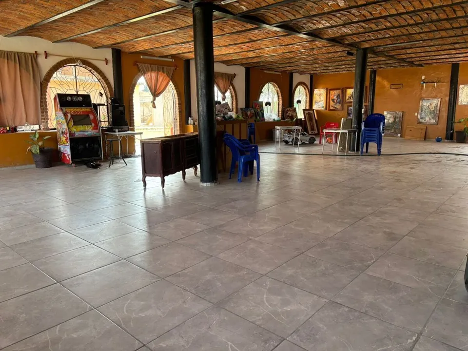 Foto 9 de CASA EN VENTA CON TERRAZA, LOCALES, AREAS VERDES, RESTAURANTE, EL SALTO, JALISCO