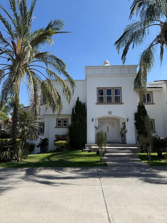 Foto 6 de Residencia en venta con alberca en ESQUINA dentro de coto en PUERTA DE HIERRO