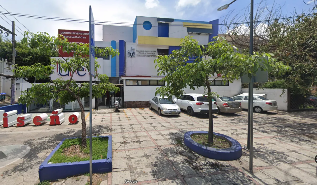 Foto 2 de Casa para uso comercial,venta/renta, Avenida Américas, Ladrón de Guevara