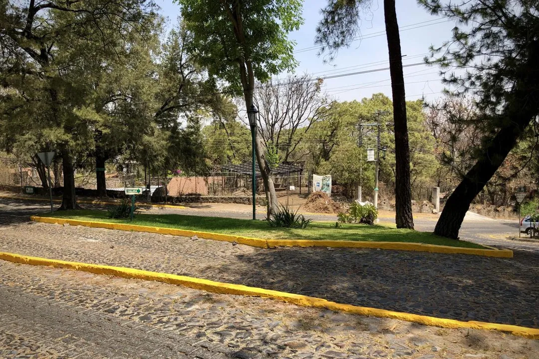 Foto 5 de Terreno 2,955 M2, muy cerca del ingreso principal del fraccionamiento