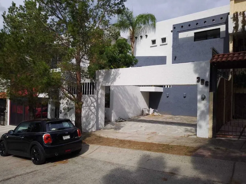 Casa en Venta en Bugambilias, segunda sección. Zapopan, Jalisco