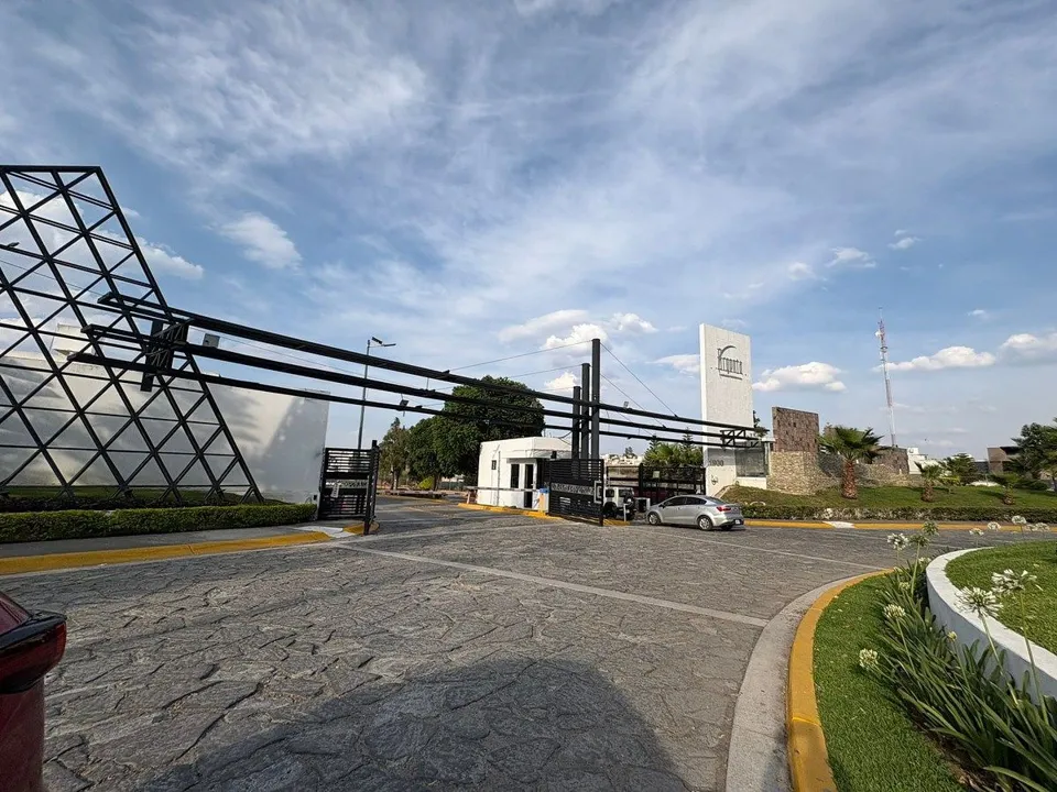 SE VENDE CASA RESIDENCIAL  ARGENTA EN ZAPOPAN.