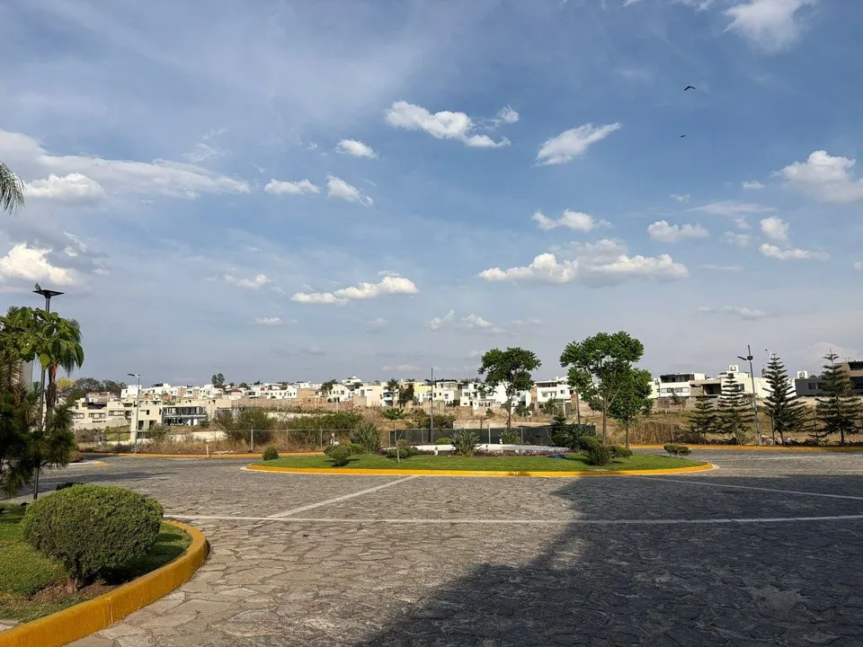 Foto 2 de SE VENDE CASA RESIDENCIAL  ARGENTA EN ZAPOPAN.