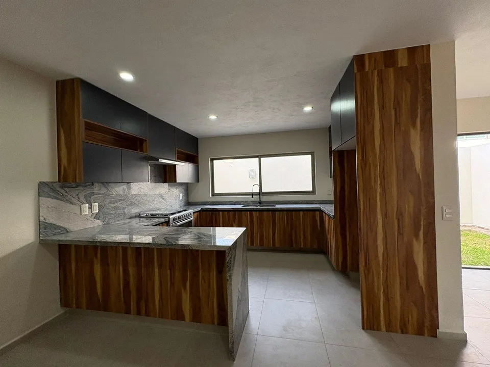 Foto 7 de SE VENDE CASA RESIDENCIAL  ARGENTA EN ZAPOPAN.