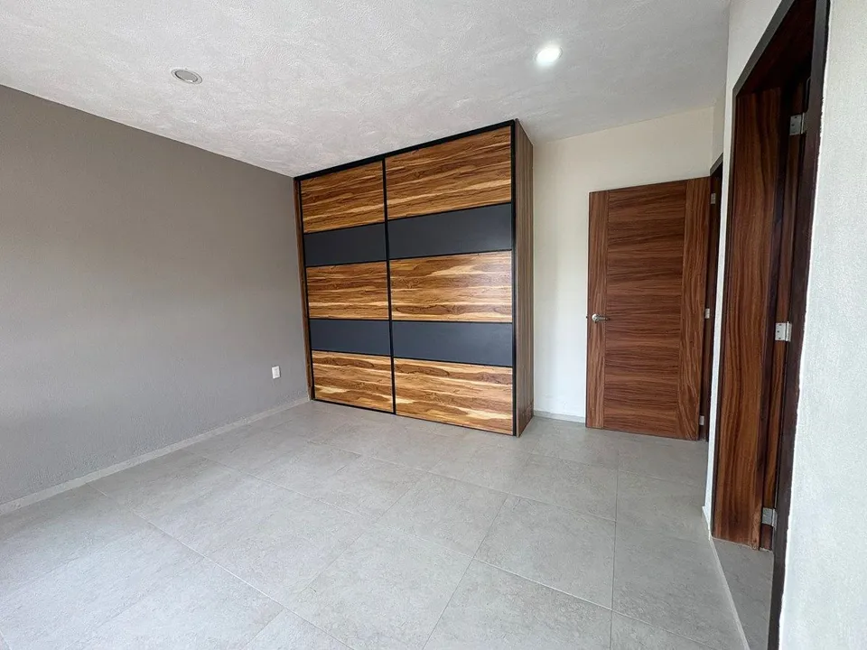 Foto 9 de SE VENDE CASA RESIDENCIAL  ARGENTA EN ZAPOPAN.