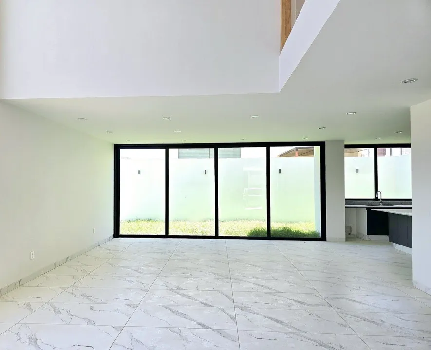 Foto 4 de Valle Imperial casa en venta en 3 niveles