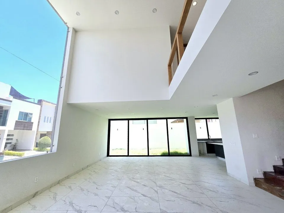Foto 5 de Valle Imperial casa en venta en 3 niveles