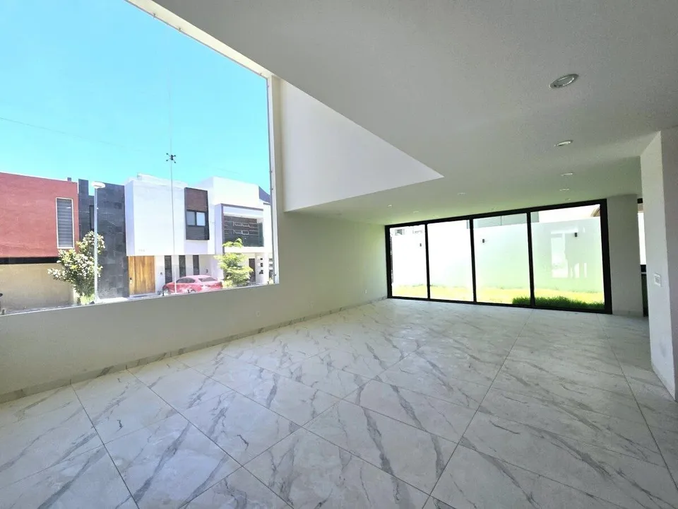 Foto 9 de Valle Imperial casa en venta en 3 niveles