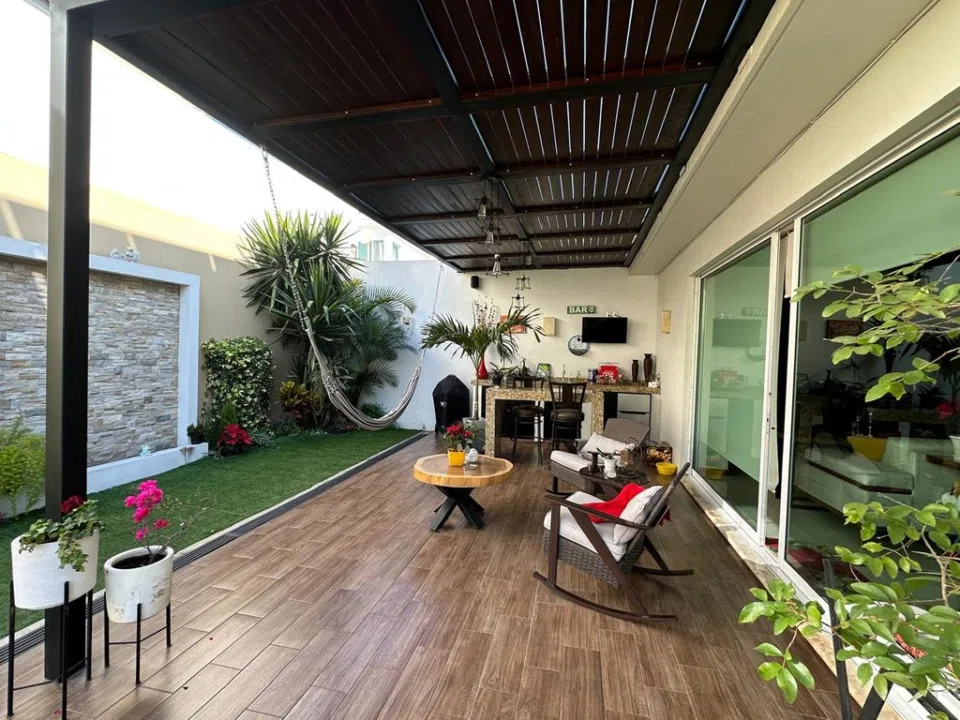 Foto 2 de Casa en venta en San Jose del Tajo a un costado del Palomar. Hermosa vista a la Primavera. Una recam