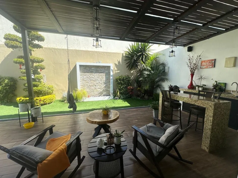 Foto 8 de Casa en venta en San Jose del Tajo a un costado del Palomar. Hermosa vista a la Primavera. Una recam