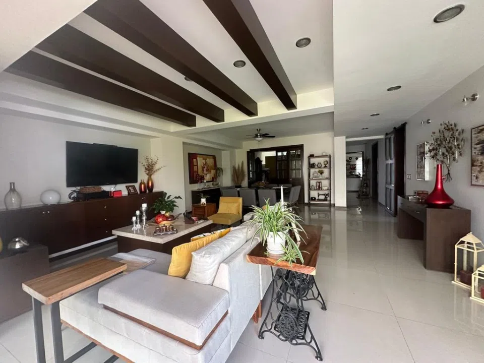 Foto 9 de Casa en venta en San Jose del Tajo a un costado del Palomar. Hermosa vista a la Primavera. Una recam