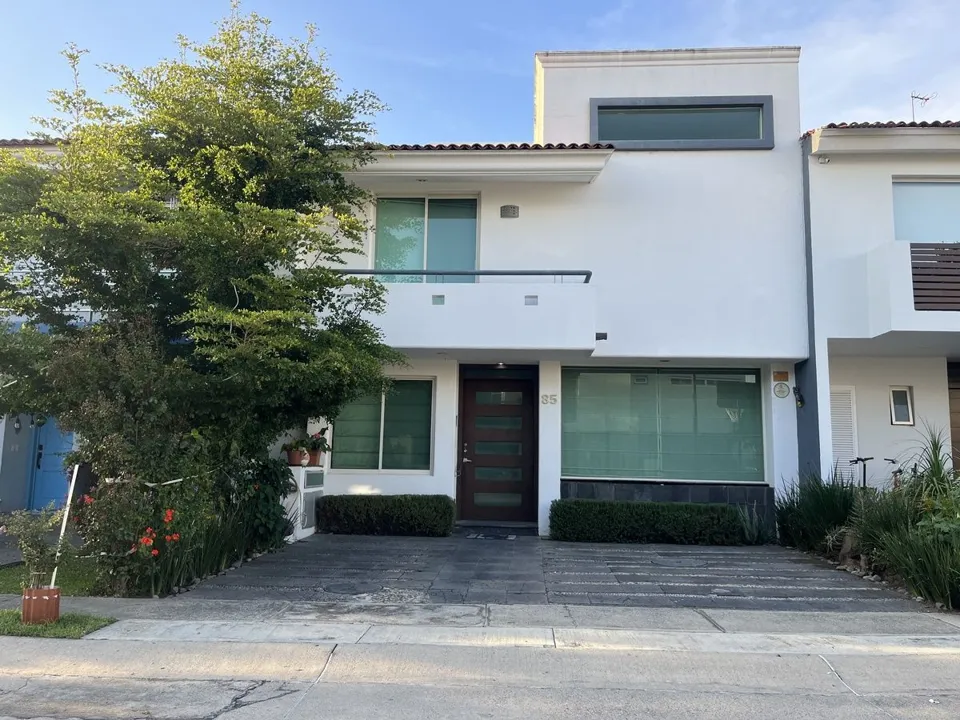 Casa en Venta en Condominio Valle Esmeralda en Zona Real