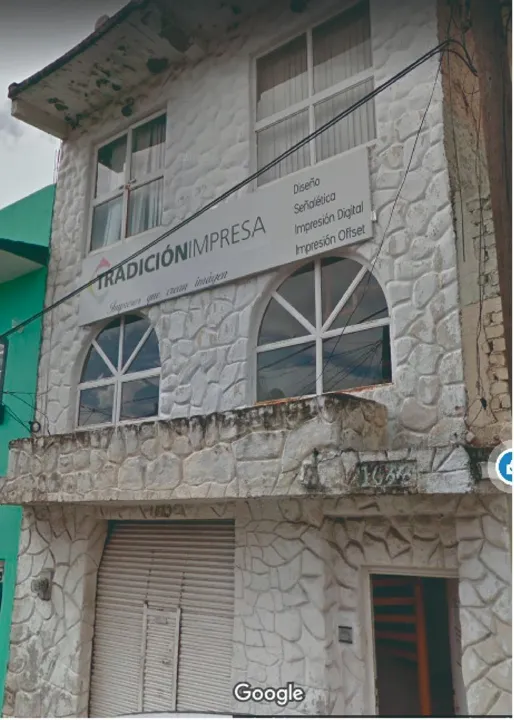 Foto 4 de LOCAL  CON OFICINAS SUPER UBICADO