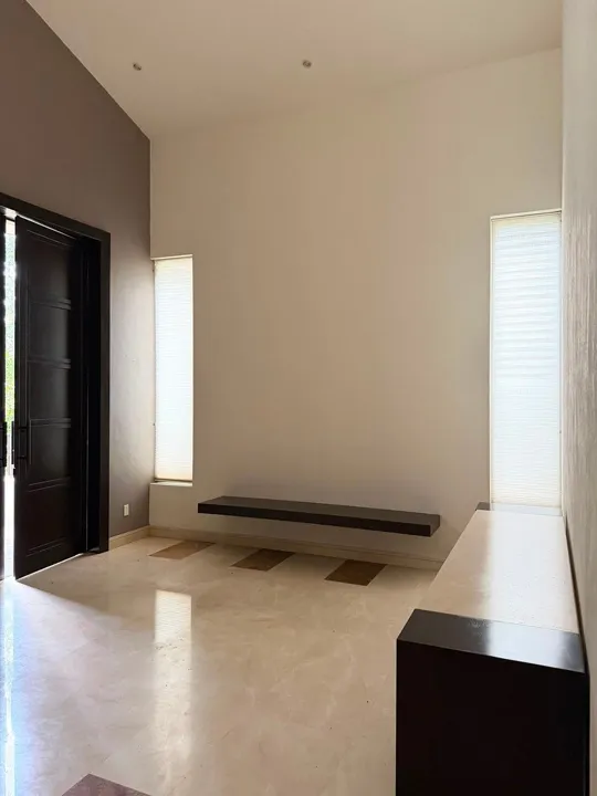 Foto 3 de Casa  en Renta en Valle Real | 1,400m² Terreno y Gran Jardín