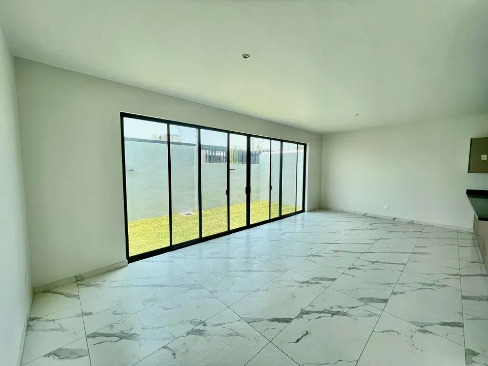 Foto 3 de Casa en venta en Paseo Altanza, Larissa Solares, Zapopan