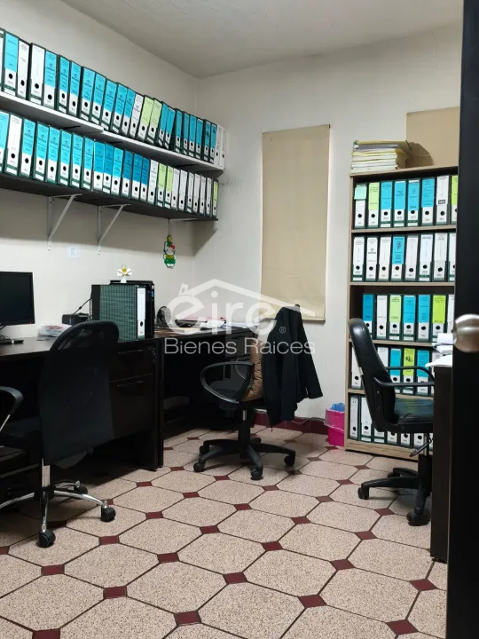 Foto 4 de Casa en venta al poniente-noroeste de Guadalajara | 3 recámaras y 9 estacionamie