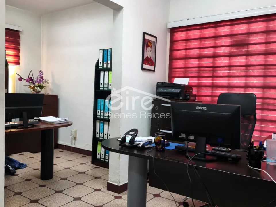 Foto 5 de Casa en venta al poniente-noroeste de Guadalajara | 3 recámaras y 9 estacionamie