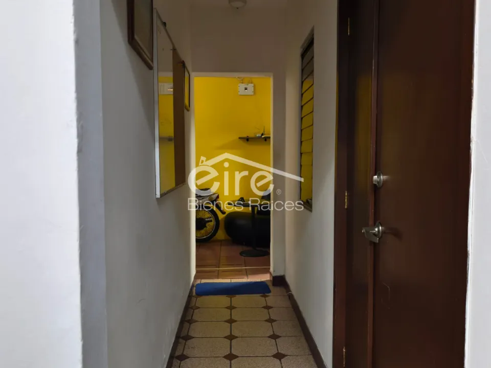 Foto 8 de Casa en venta al poniente-noroeste de Guadalajara | 3 recámaras y 9 estacionamie