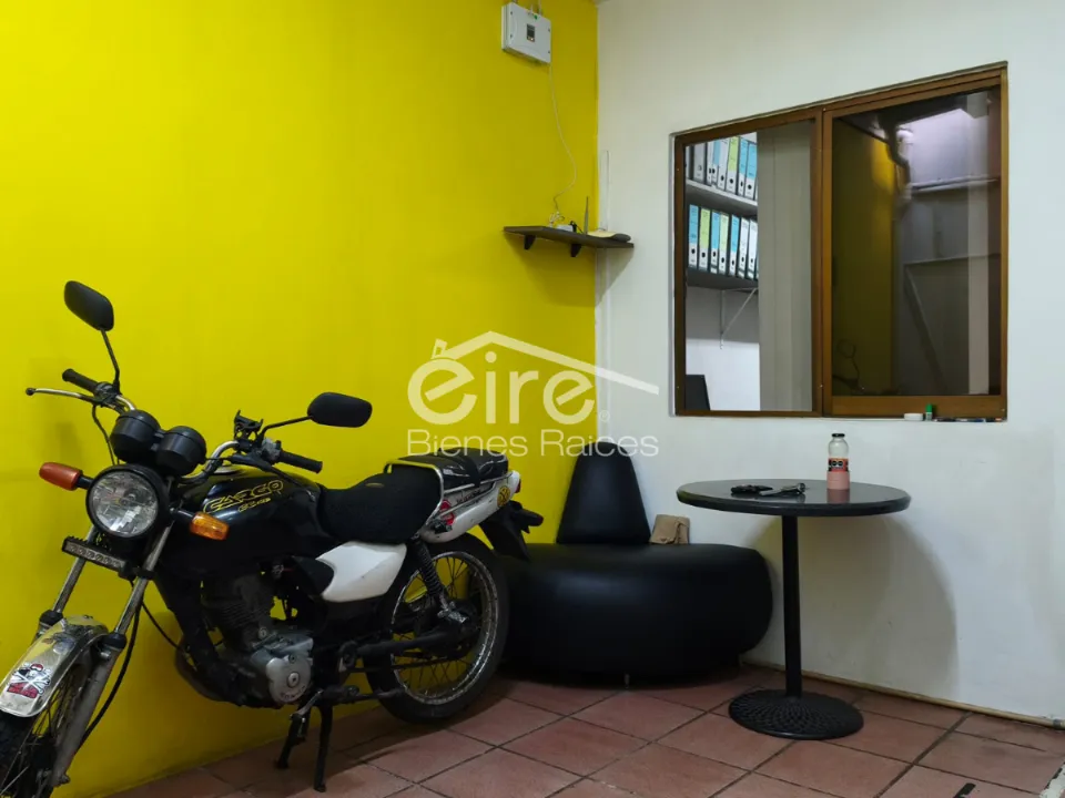 Foto 9 de Casa en venta al poniente-noroeste de Guadalajara | 3 recámaras y 9 estacionamie