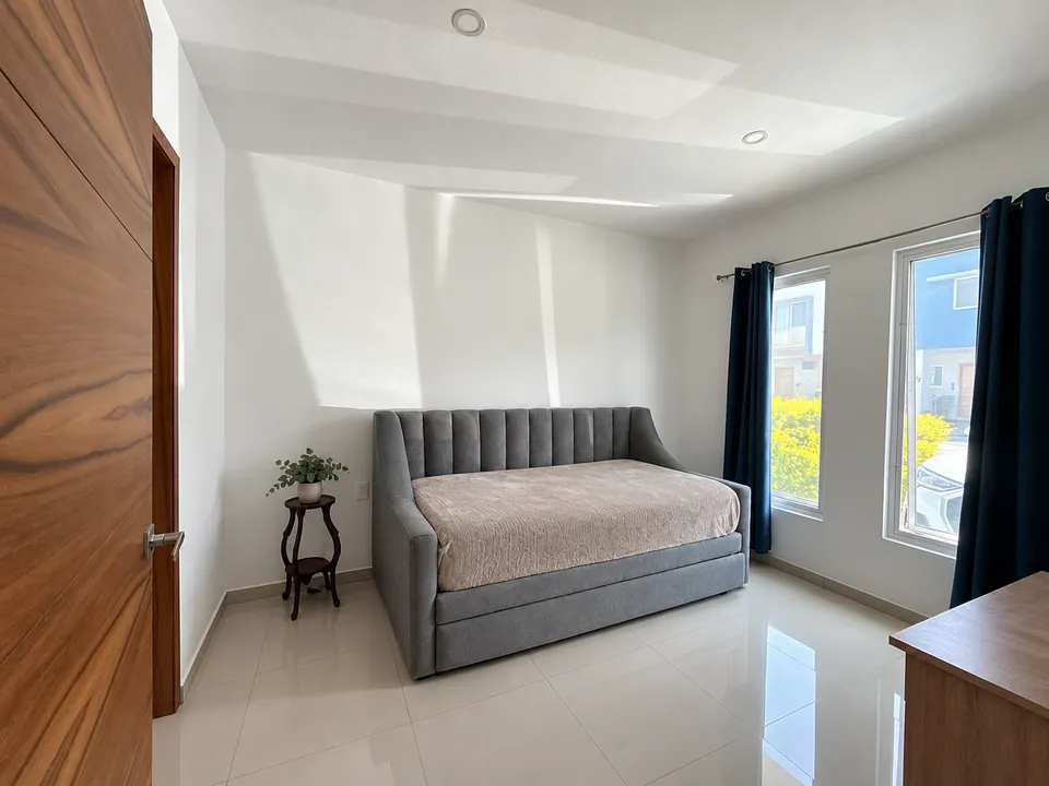 Foto 5 de Casa Venta Casa Fuerte, recámara en PB,  Tlajomulco de Zuñiga