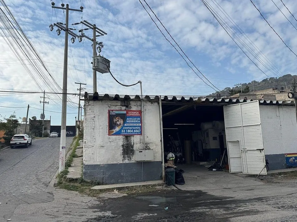Bodega en Lomas del Colli, EN ESQUINA, Zapopan Jalisco