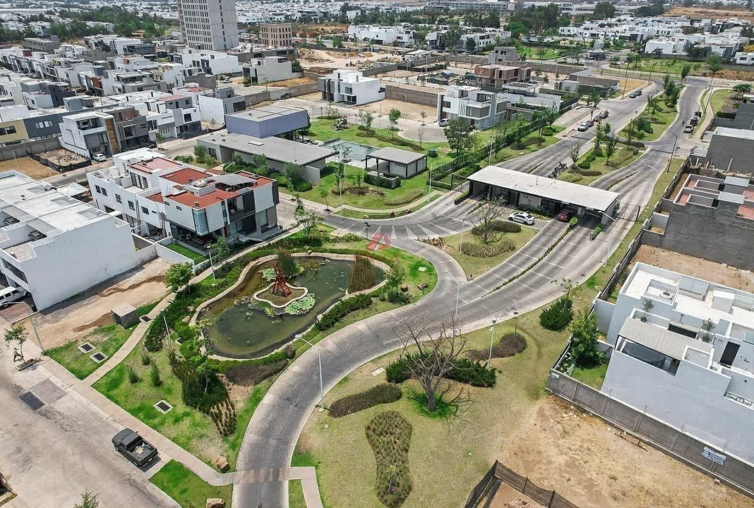 Foto 8 de Casa en Venta en Altanza Solares Zapopan con recámara en planta baja