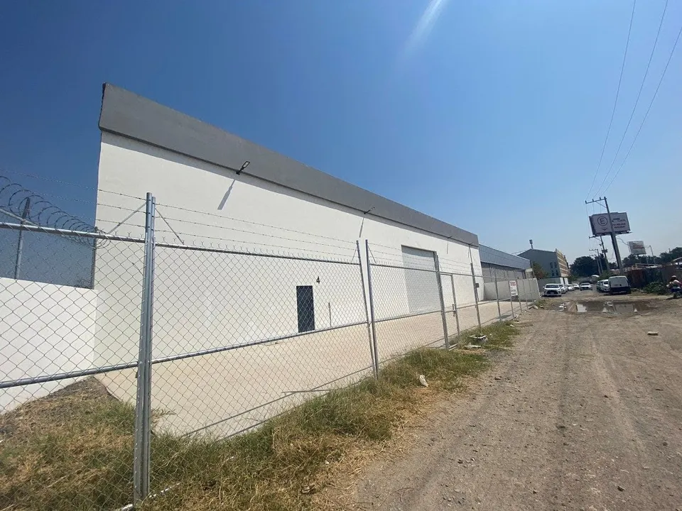 Renta / Venta Bodega muy cerca al Aeropuerto