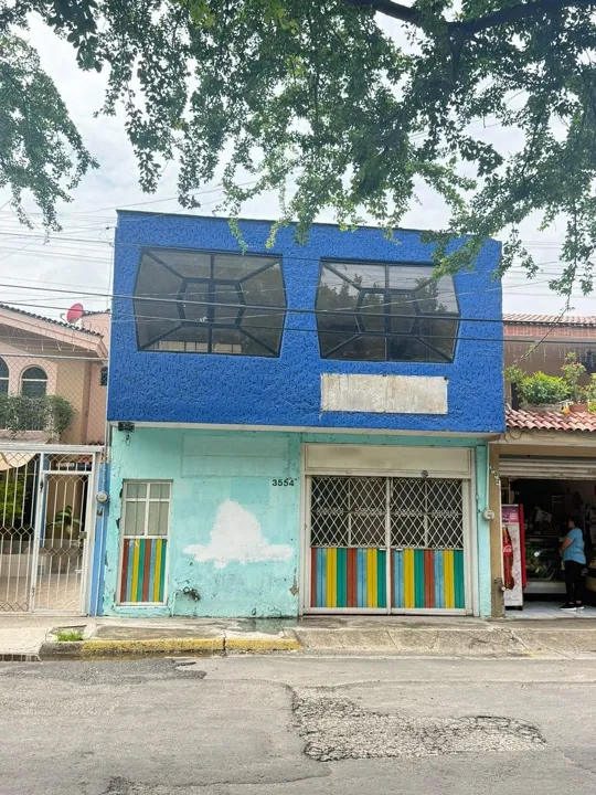 CASA EN VENTA ADAPTADA PARA KINDER EN JARDINES DE SAN FRANCISCO $2’420,000 pesos