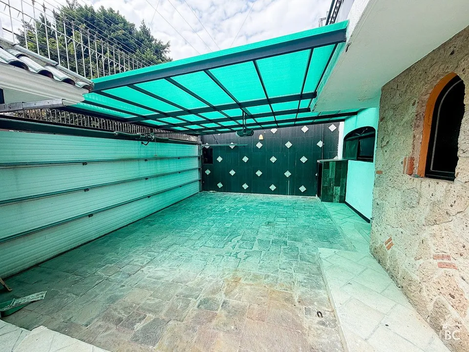 Foto 3 de Casa en Venta o Renta en Jardines Vallarta, 4 Recámaras, Ideal para Oficinas