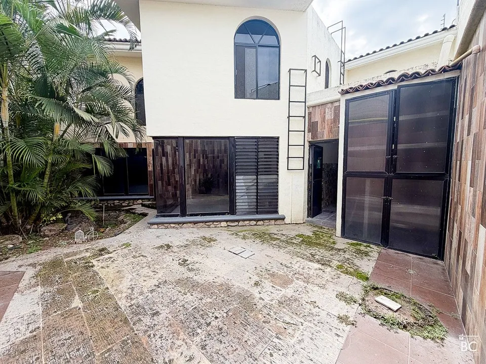 Foto 5 de Casa en Venta o Renta en Jardines Vallarta, 4 Recámaras, Ideal para Oficinas