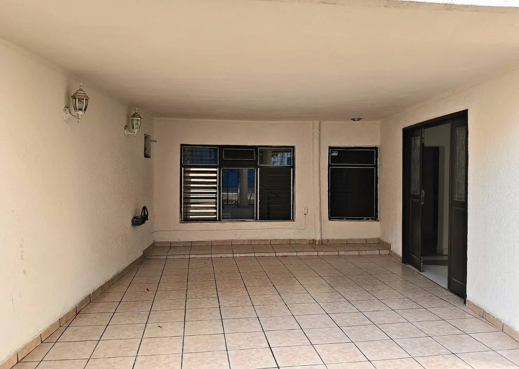 Foto 2 de Casa en venta de 7 recamaras en Guadalajara Jalisco