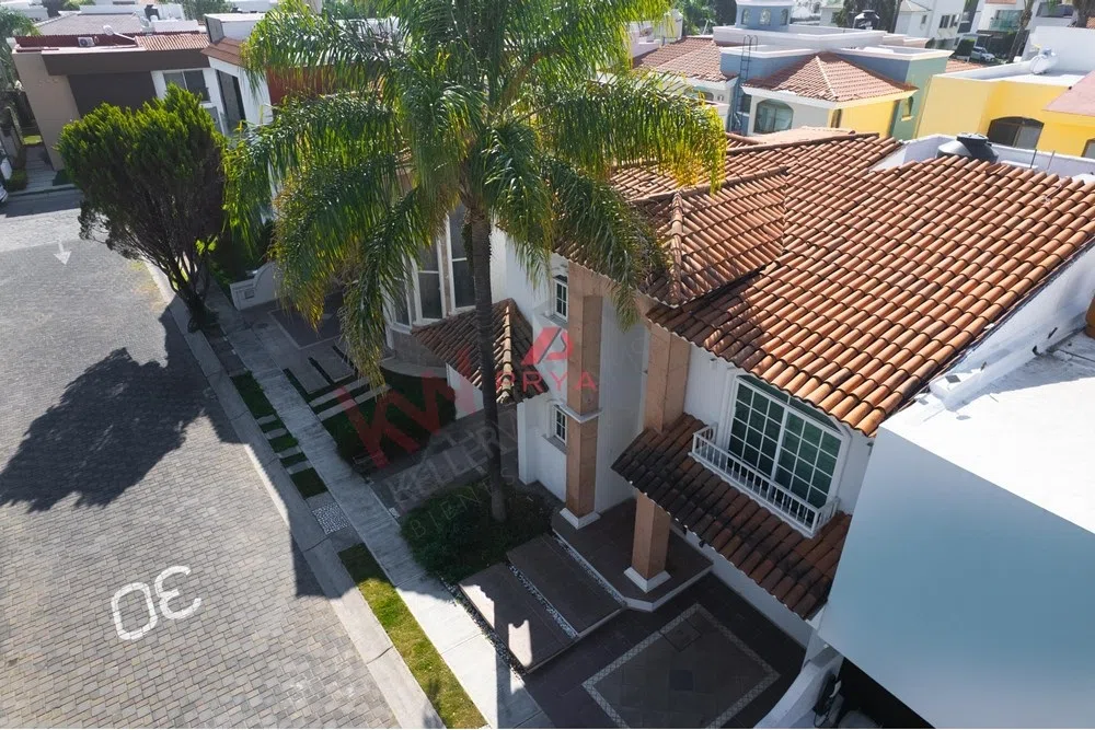 Foto 4 de Propiedad en VENTA - Avenida Valle de Atemajac 2317, Fraccionamiento Jardín Real, 45136 Zapopan, Jal