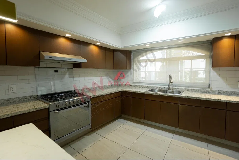 Foto 6 de Propiedad en VENTA - Avenida Valle de Atemajac 2317, Fraccionamiento Jardín Real, 45136 Zapopan, Jal