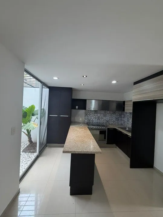 Foto 3 de Casa en venta en Girasoles Acueducto, dentro de condominio privado