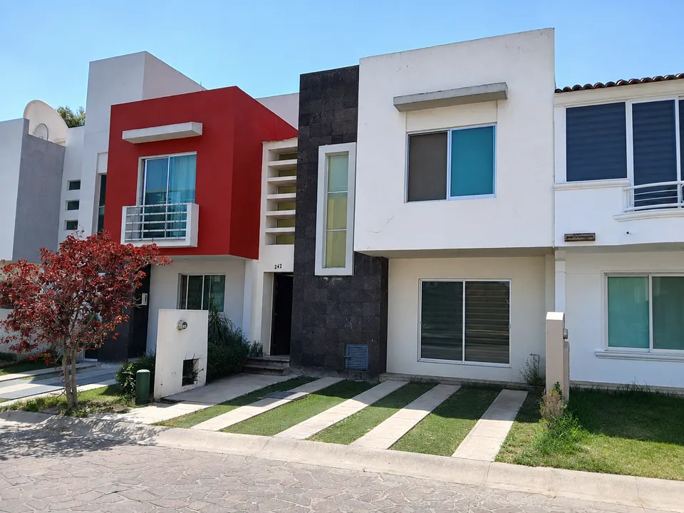 CASA EN RENTA  NUEVA GALICIA COTO ANDALUCÍA