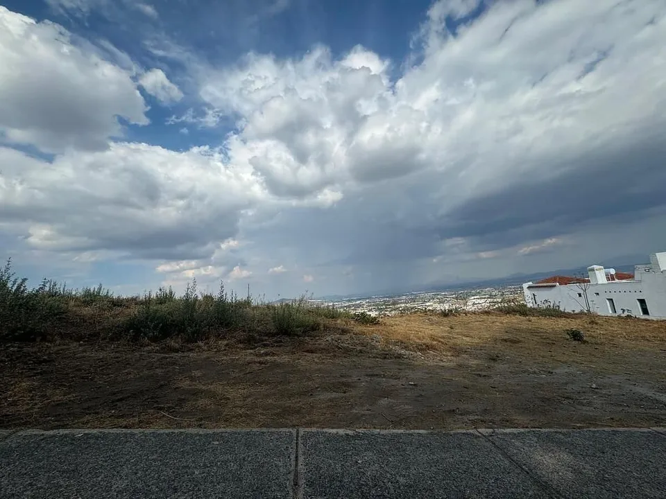 SE VENDE HERMOSO TERRENO EN EL PALOMAR