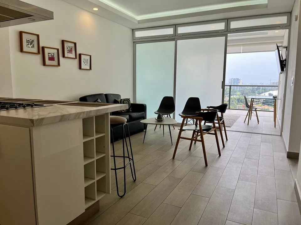 Foto 5 de Departamento amueblado en piso 9 en Real View Towers listo para Airbnb