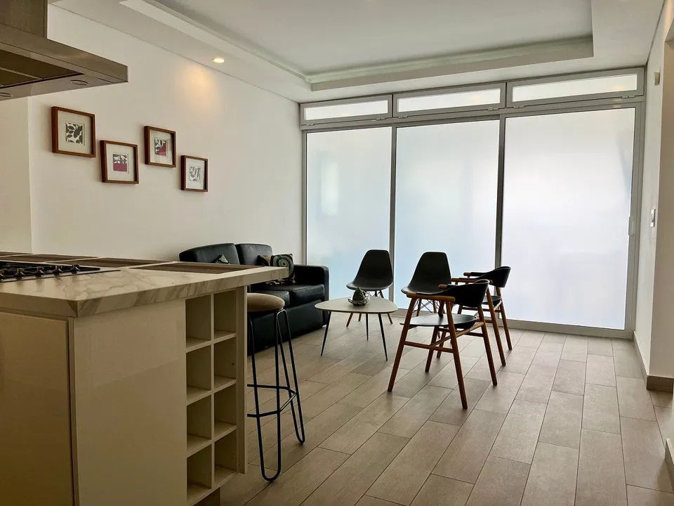 Foto 6 de Departamento amueblado en piso 9 en Real View Towers listo para Airbnb