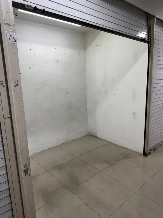 Foto 5 de LOCALES COMERCIALES SOBRE AV.HIDALGO EN ZONA CENTRO