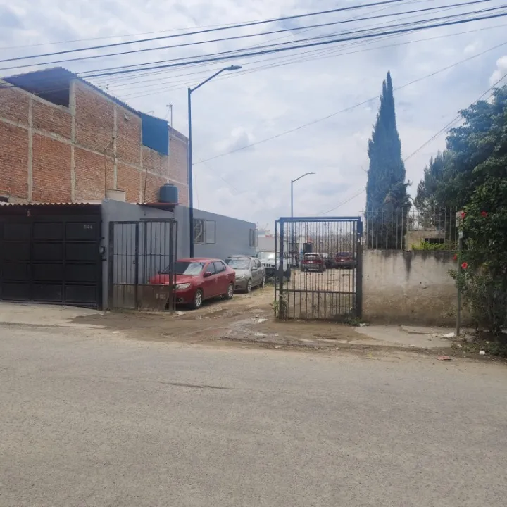 Casa en venta en Calle Martha Dueñas Duran, Parques De La Victoria, San Pedro Tlaquepaque