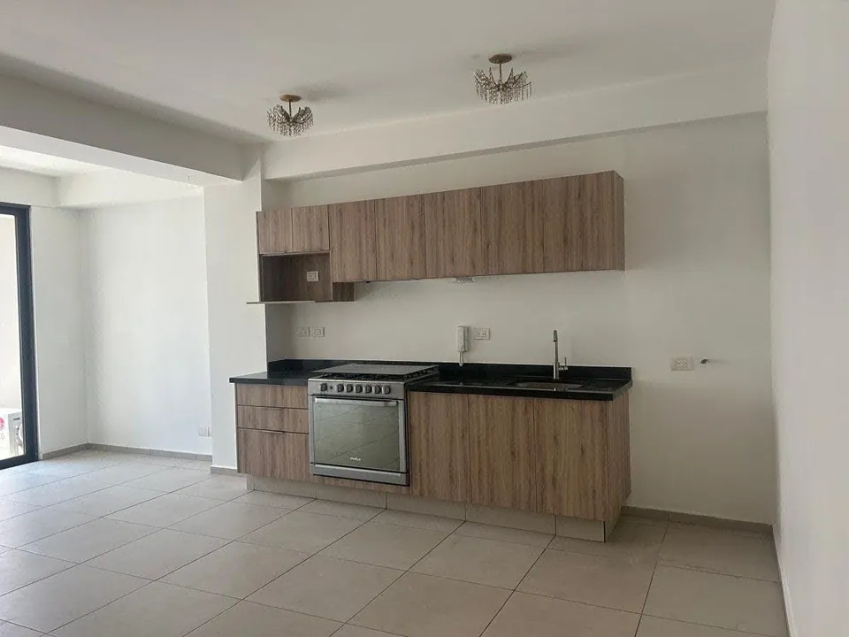 Foto 5 de Departamento en renta a una cuadra del  Metropolitano | 3 cocheras y 2 bodegas