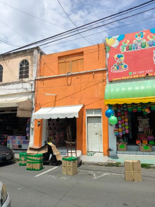 Bodega Comercial en venta en Calle Leona Vicario, San Juan de Dios, Guadalajara