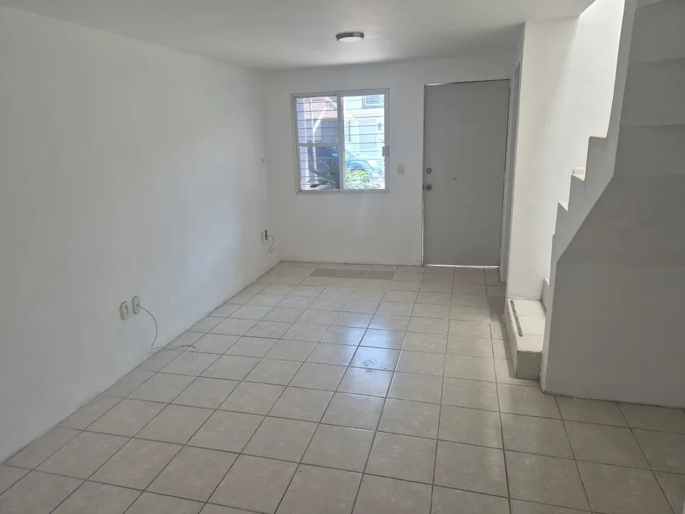 Foto 2 de Casa en Venta en Campo Real - Av. Paraiso Pte. 267-8
