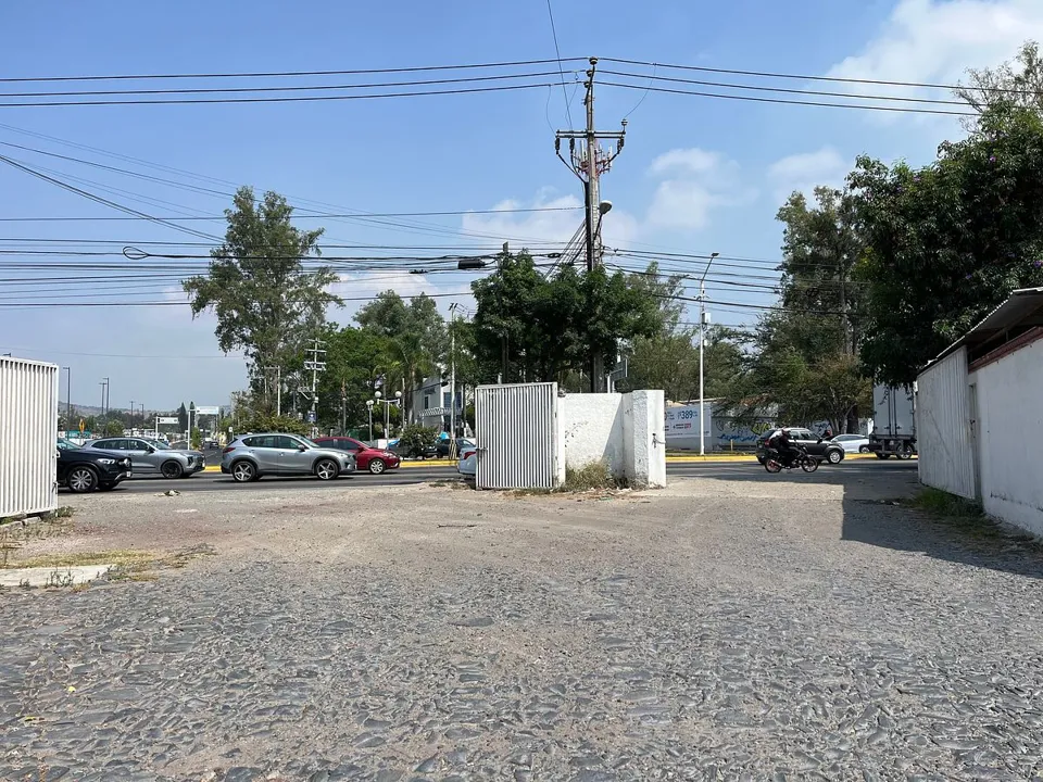 Foto 3 de Bodega en Renta de 8,000 metros en Lopez Mateos Sur
