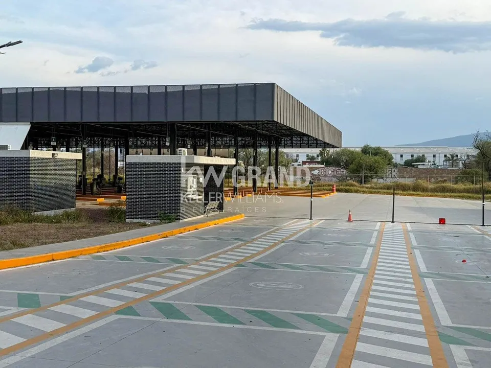 Patio Logístico e Industrial de 11,858 m2 en Renta | Av. Adolf Horn, Tlajomulco